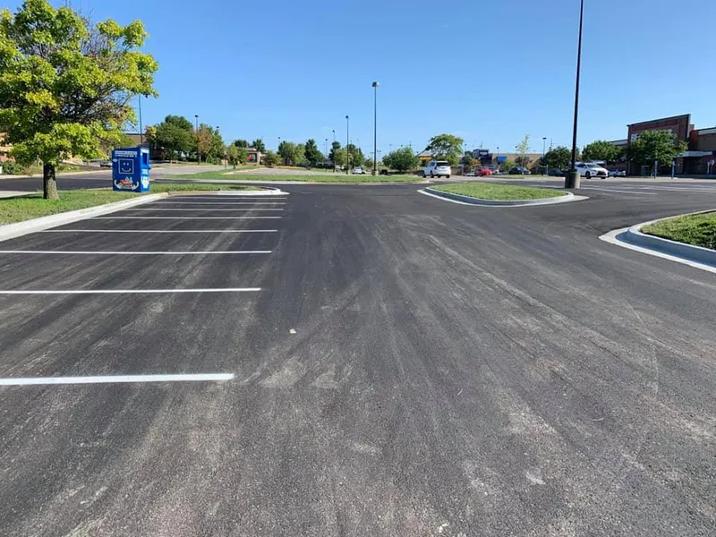 Commercial asphalt overlays work in the Kansas City metro