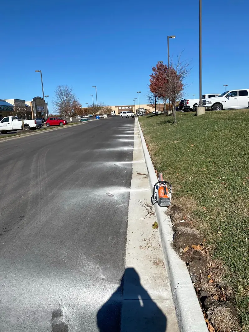 Commercial curbs & gutters work in the Kansas City metro