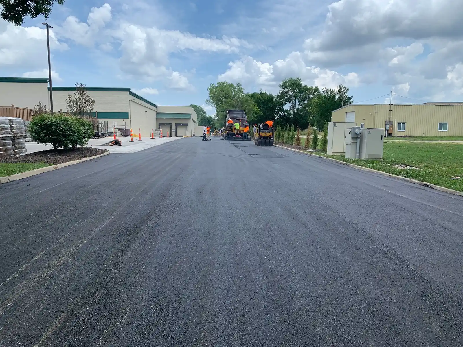 Commercial new asphalt paving work in the Kansas City metro